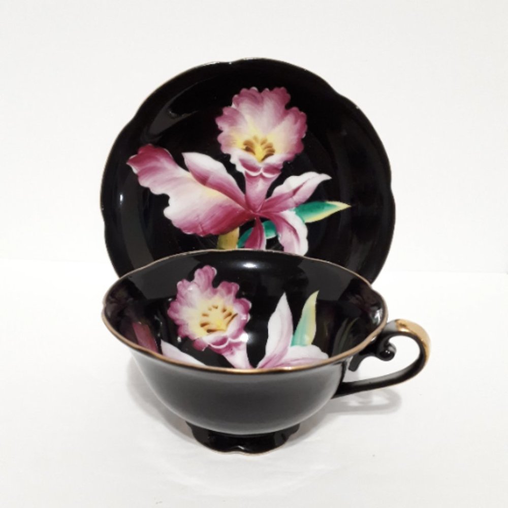 Iris Black Teacup Japan vintage 1950's